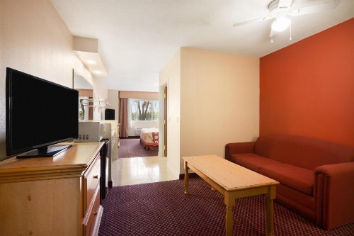 Super 8 by Wyndham Marana/Tucson Area image 21