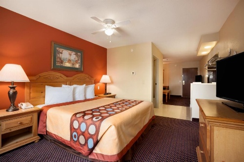 Super 8 by Wyndham Marana/Tucson Area image 22