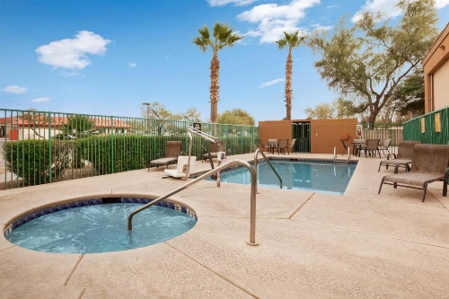 Super 8 by Wyndham Marana/Tucson Area image 25