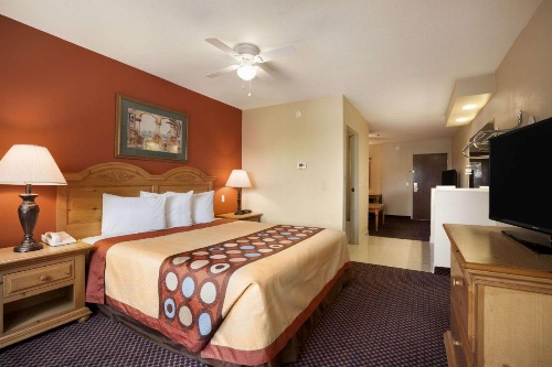 Super 8 by Wyndham Marana/Tucson Area image 31